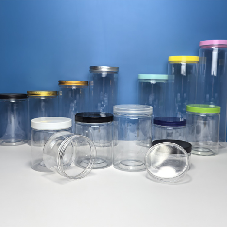 Průhledná plastová nádoba