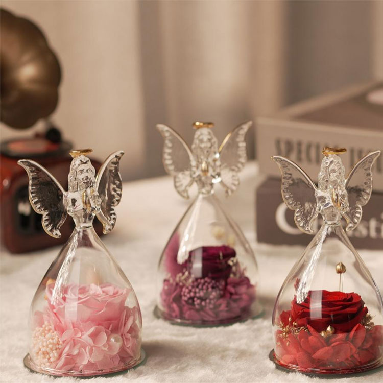 Skleněný anděl konzervovaný květinový dárek